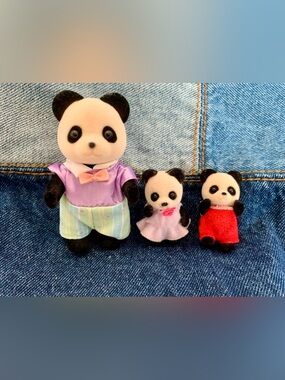 Calico critters panda family. Set of 3